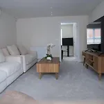 5 Swiftsure - Stunning 4 Bed Home, Free Parking