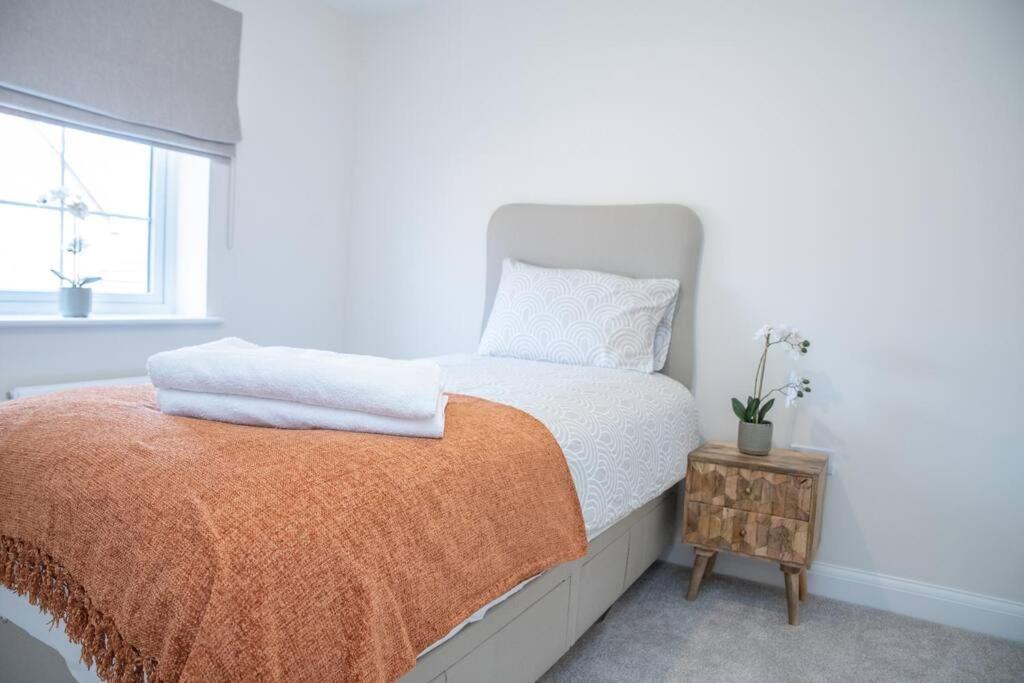 Holiday home 5 Swiftsure - Stunning 4 Bed Home, Free Parking *