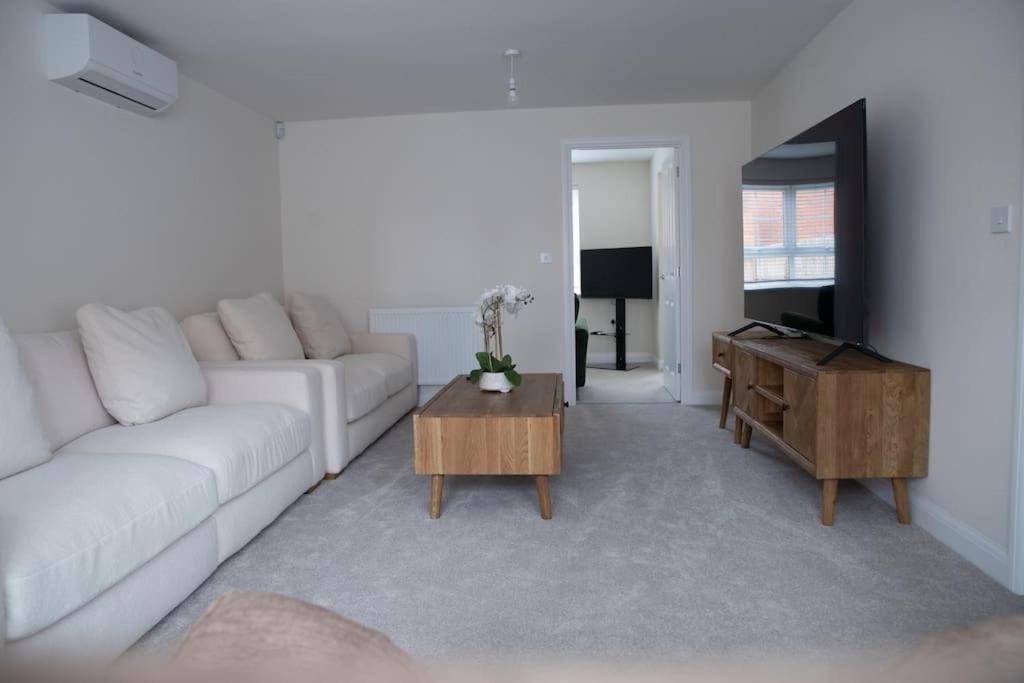 Holiday home 5 Swiftsure - Stunning 4 Bed Home, Free Parking Milton Keynes