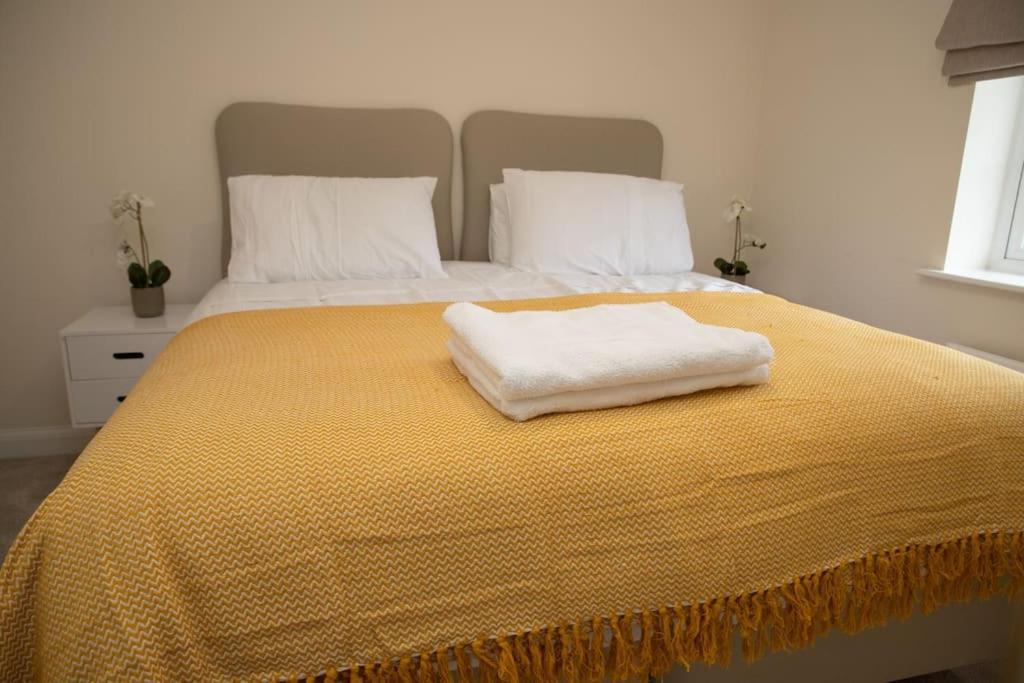 5 Swiftsure - Stunning 4 Bed Home, Free Parking